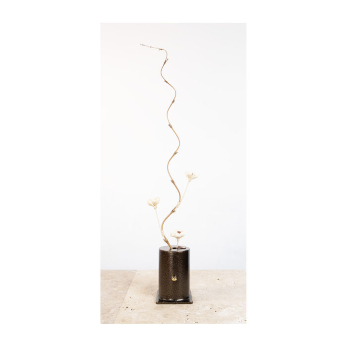 Vase 1995 - Bronze doré - Vase soliflore - Design minimaliste – Image 3